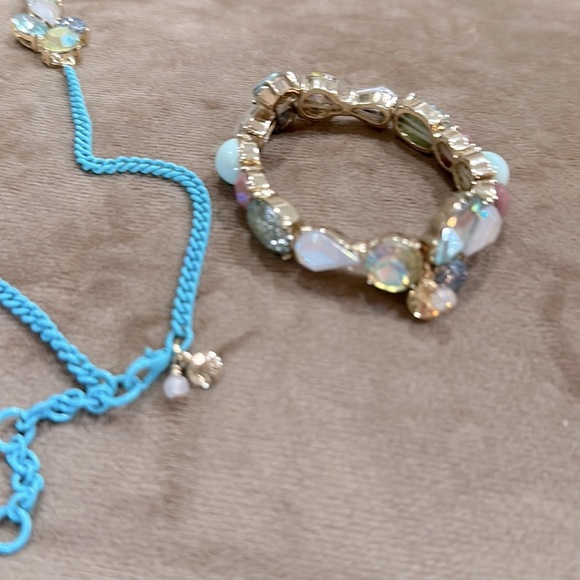 J.Crew - Crewcuts stunning necklace and bracelet set! Sold out - Picture 5 of 7